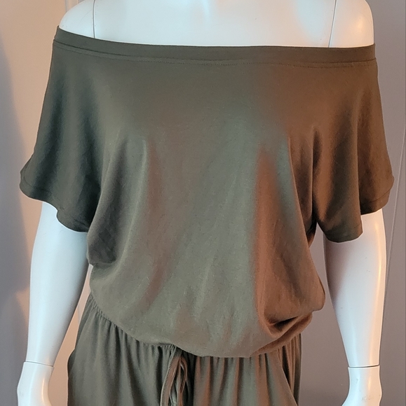 Womans Sz. M Olive Green Jumper One Piece Athletic Pockets Pull Tight Waist - Picture 2 of 9